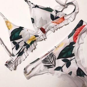 Romwe White Floral Bikini Size XS- BRAND NEW